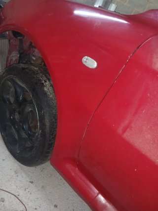 Aleta Alfa Romeo GT Roja