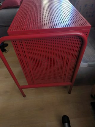 Cómoda Nikkeby Roja Metálica