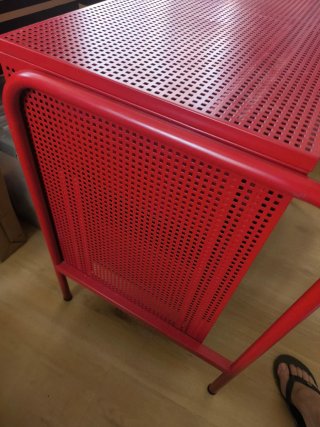 Cómoda Nikkeby Roja Metálica