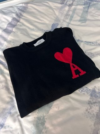 Jersey Ami Paris Negro Corazón Rojo