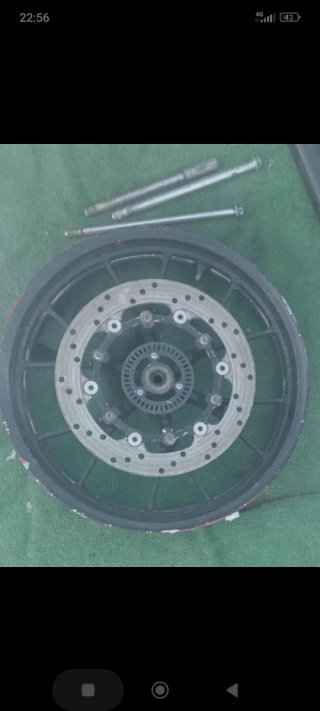 Rueda delantera Yamaha yzfr125 con disco.