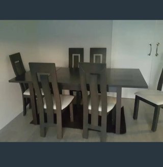 Mesa de comedor y 6 sillas madera maciza.