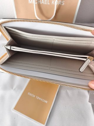 Cartera Michael Kors Blanca y Dorada