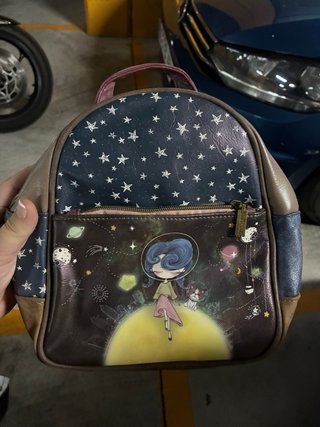 Bolso mochila niña espacial Tiene forro por dentro