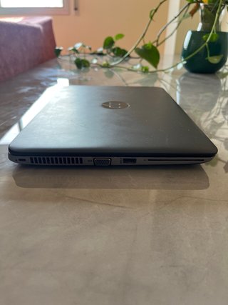 Laptop HP EliteBook 820 G1 Con Batería y SSD