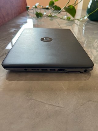 Laptop HP EliteBook 820 G1 Con Batería y SSD