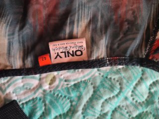 Blusa ONLY multicolor fresca verano.