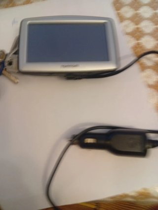 GPS TomTom con cargador