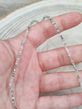 Gargantilla Prehenita Mini