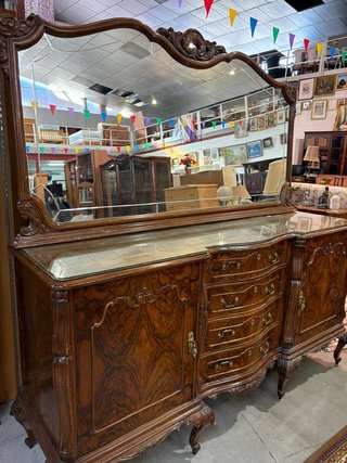 MUEBLE APARADOR CLÁSICO