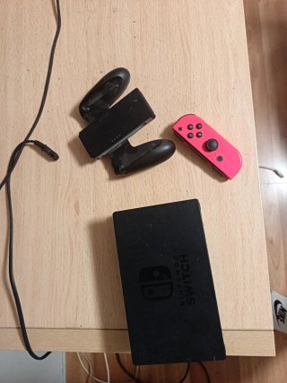 Nintendo Switch: Dock, Grip y Mando Rojo