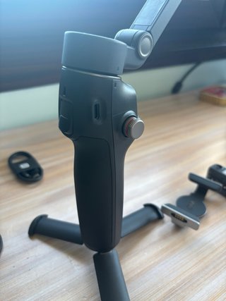 DJI Osmo Mobile 8 Gimbal