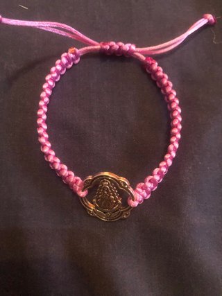 Pulsera Virgen del Rocío hecha a mano