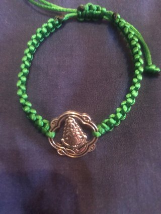 Pulsera Virgen del Rocío hecha a mano