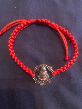 Pulsera Virgen del Rocío hecha a mano