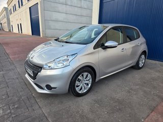 Peugeot 208 2013