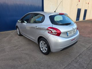 Peugeot 208 2013