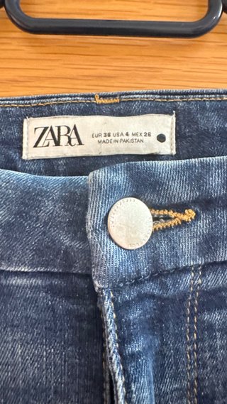 Pantalón skinny push up Zara azul oscuro