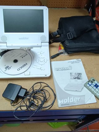 Lector DVD Portátil Wolder con Accesorios