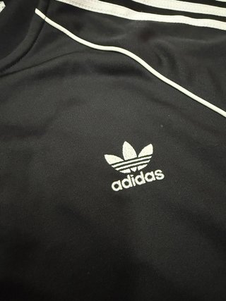 Chaqueta Adidas clásica negra