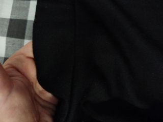 Falda tubo negra con cordones.