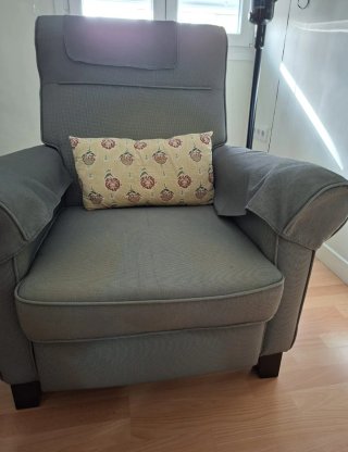 Sillón reclinable gris