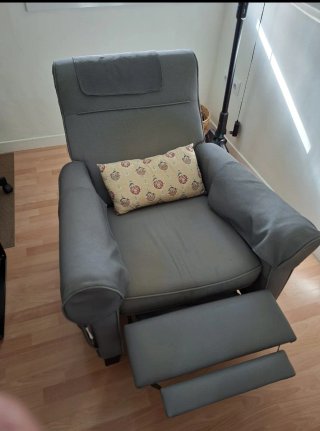 Sillón reclinable gris