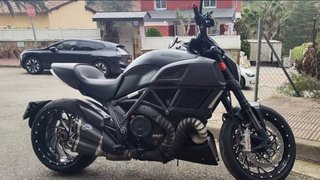 Ducati diavel 2015 25900 KM