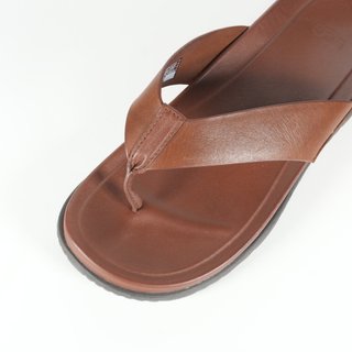 CHANCLAS DE HOMBRE UGG CAPITOLA PIEL COLOR COGNAK
