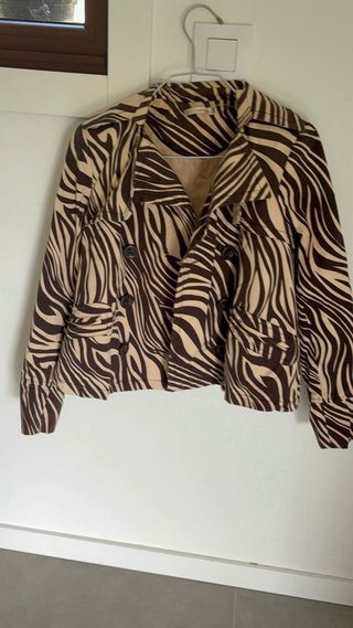 Cazadora estampado cebra