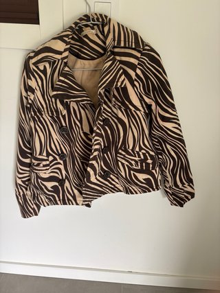 Cazadora estampado cebra