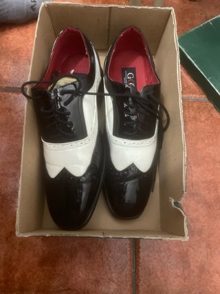 Zapatos Baerchi Negros y Blancos
