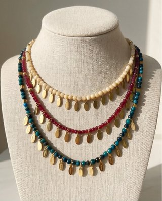 Collar lágrimas piedras semipreciosas y oro