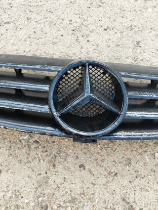 Parrilla Mercedes CLK W209 Negra