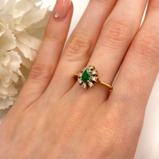 Anillo Oro 18kt con Esmeralda y Diamantes