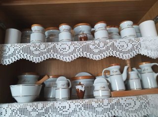 Juego de cocina cerámica y madera antiguo