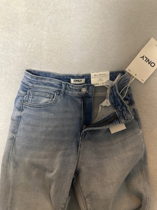 Pantalón vaquero acampanado ONLY