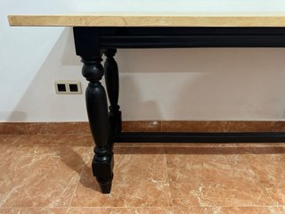 Scrivania in legno massello restaurata + sedia vintage