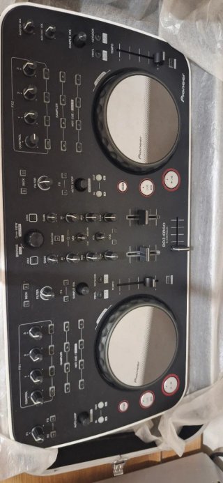 Controlador DJ Pioneer DDJ-ERGO V