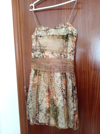 Vestido de fiesta corto estampado