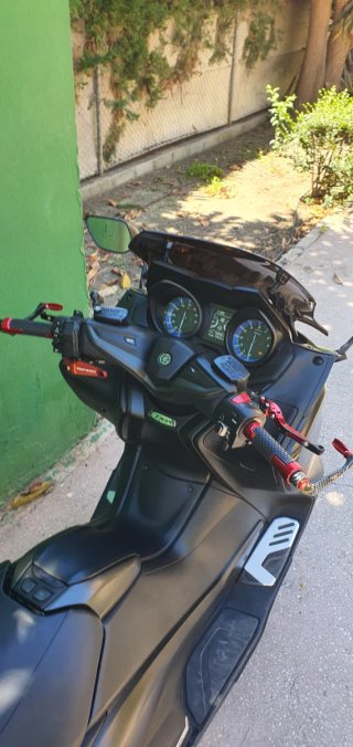 Yamaha TMAX  560 Negra