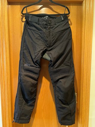 Chaqueta y pantalón moto LEVIOR