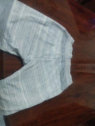 Pantalón de deporte Nike gris y blanco