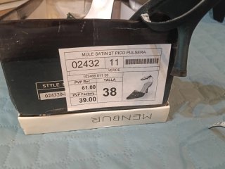 Zapatos de fiesta Menbur verdes y dorados