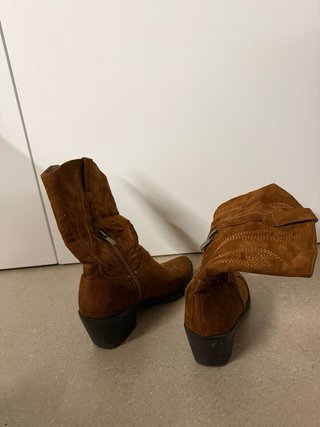 Botines de ante marrones