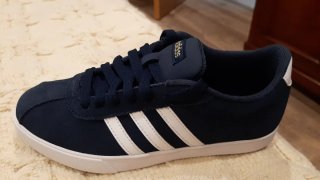 Tenis Adidas Azul Marino y Blanco