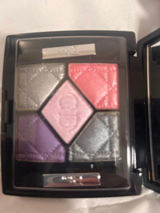 Dior Polvos Iluminadores Beige y Dorado
