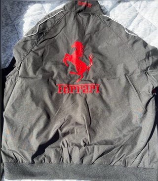 Chaqueta Ferrari F1 Talla M Parches