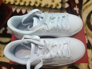 Zapatillas Puma Blancas y Moradas