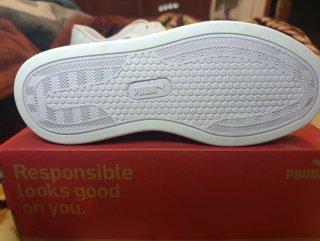 Zapatillas Puma Blancas y Moradas